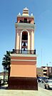 Torre que subsiste de la iglesia matriz de Huaura.jpg