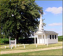 Wayside Chapel, Sioux Center, IA 7-27-13q (11033731094).jpg