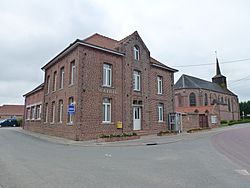 Westrehem (Pas-de-Calais, Fr) mairie et église.JPG