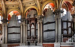 Archivo:(Barcelona) Grans òrgans del Palau Nacional