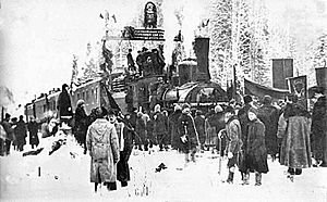 Archivo:Первый поезд, прибывший в Йошкар-Олу