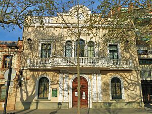 Archivo:141 Ajuntament antic de Sant Cugat del Vallès, pl. Barcelona 17