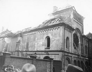 Bundesarchiv Bild 146-1970-041-46, München, zerstörte Ohel-Jakob-Synagoge.jpg