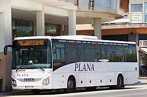 Archivo:Bus interurbano de Vilanova i la Geltrú