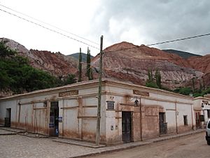 Archivo:Calle de purmamarca