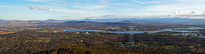 Archivo:Canberra from Mt Ainslie