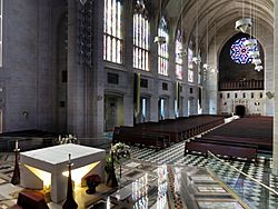 Archivo:Cathedral of the Most Blessed Sacrament (Detroit, Michigan) - view from the ambo