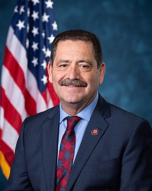 Archivo:Chuy Garcia official portrait
