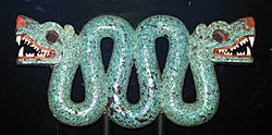Archivo:Double headed turquoise serpentAztecbritish museum