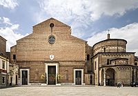 Archivo:Duomo (Padua) - Facade