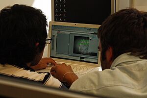Archivo:Dupla de Estudiantes trabajando en Creativiña X (2009)