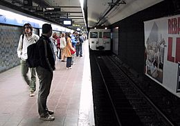 Archivo:Estació d'Hospital de Sant Pau del metro de Barcelona