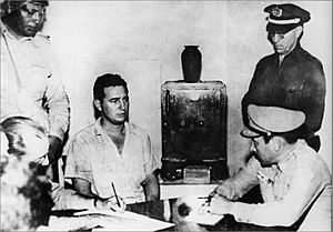 Archivo:Fidel Castro under arrest after the Moncada attack