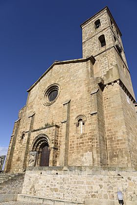 Iglesia de Santa María de Almocóvar 02, Alcántara.jpg