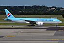 Korean Air Cargo, HL8005, Boeing 777-FB5 (27845583243).jpg
