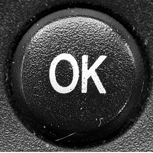 Archivo:OK-button - Macro photography of a remote control