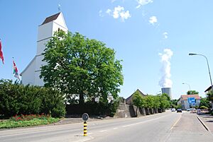 Archivo:Obergoesgen preghejo kaj nuklea centralo de Goesgen 317