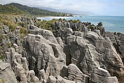 Archivo:Pancake Rocks-Nueva Zelanda03