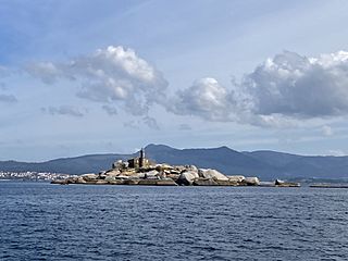 Phare de l'île de La Rúa.jpg
