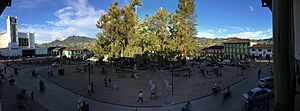 Archivo:Plaza de Ruíz y Zapata (panorámica)