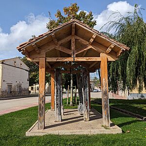 Archivo:Potro de herrar en San Medel