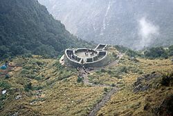 Archivo:Ruins Of Rest-hut, Inca Trail