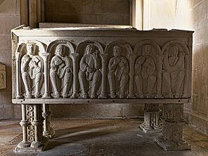 Archivo:Sepulcro de Beatriz de Castilla (Monasterio de Alcobaça)