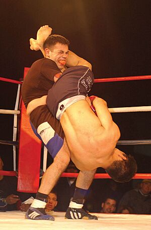 Archivo:Slam from armbar