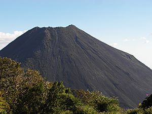 Archivo:Volcán de Izalco JR2