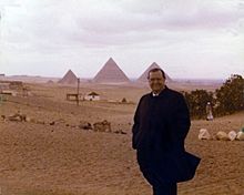Archivo:1976. Febrero, 10. RC durante una visita a Egipto