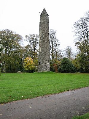 Archivo:Antrim Round Tower - geograph.org.uk - 78337