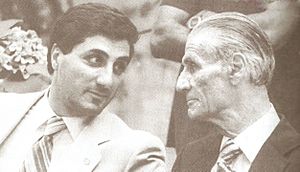 Archivo:Bachir With His Father Pierre