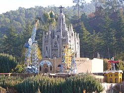 Archivo:Catalunya en Miniatura-Tibidabo i Temple Expiatori del Sagrat Cor 1