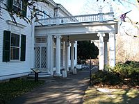 Archivo:Frelinghuysen Arboretum Morristown Building Entrance
