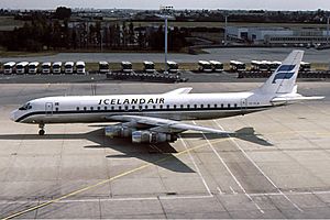 Archivo:Icelandair Douglas DC-8-55 Kennaugh