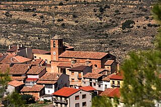 Iglesia de la Virgen de la Carrasca, pueblo de Bordón.jpg