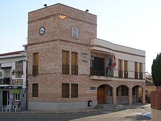 Maqueda Ayuntamiento.jpg