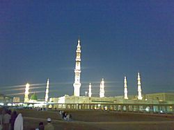 Archivo:Masjid Nabawi. Medina, Saudi Arabia-2