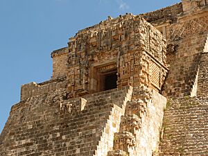 Archivo:Pyramid of the Magician West Façade (16122923624)