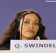 Quintessa Swindell Venice 2022.jpg