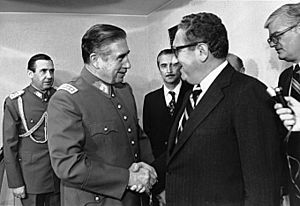 Archivo:Reunión Pinochet - Kissinger