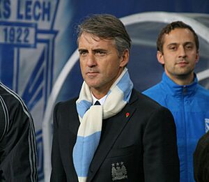 Archivo:Roberto Mancini - Lech - Manchester 010