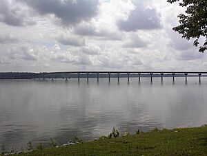 Archivo:Tn River Bridge Natchez Trace