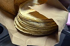 Tortillas de maiz blanco (México) 01.jpg