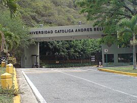 Ucab entrada.jpg