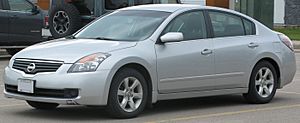 Archivo:2008 Nissan Altima 2.5 S, Front Left