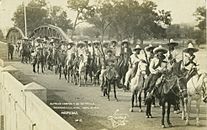 Archivo:Alfredo Campos y Su Guerrilla, Entrando a Culiacan, Abril de 1912 (21629446670) (cropped)