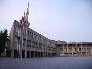 Archivo:Ayuntamiento de Logroño