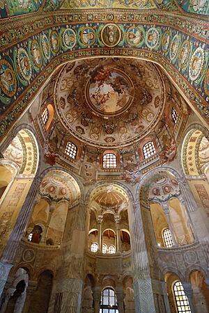 Archivo:Basilica di San Vitale cupola 2