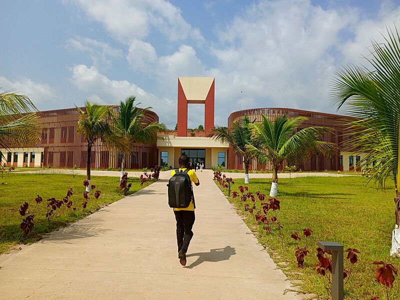 Bibliothèque de l'Université de San-Pedro en 2024 02